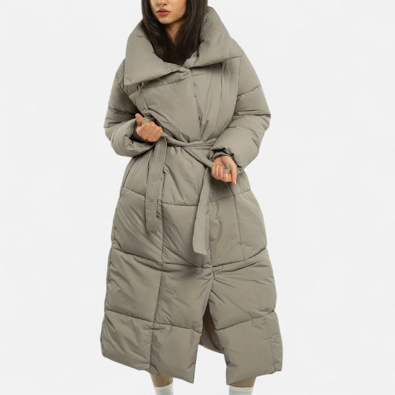 Élan Urbain™ | Doudoune longue ceinturée avec col large pour femme