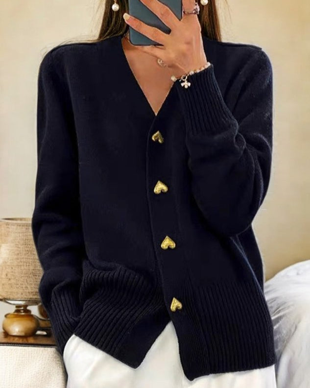 Élan Urbain™ | Cardigan élégant avec boutons en forme de cœur